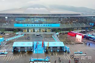 亚运会中国代表团1329人集体入场 全场观众大合唱《歌唱祖国》